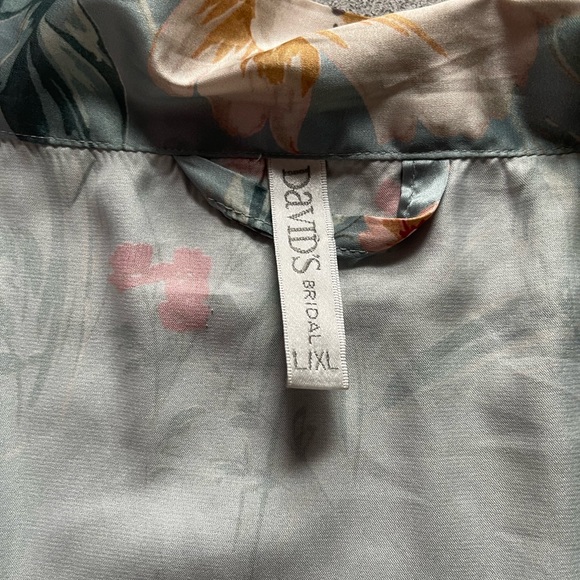 David’s Bridal Dusty Blue Satin Feel Robe Size L/XL - Picture 6 of 13